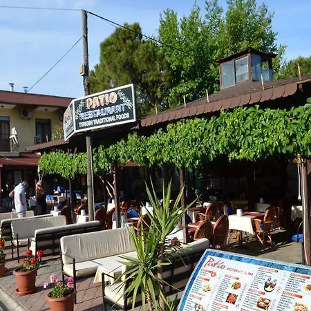 Patio 5*
